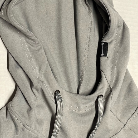 Barbell Apparel Men’s Gray Hooded Workout Sweatshirt - Picture 4 of 9